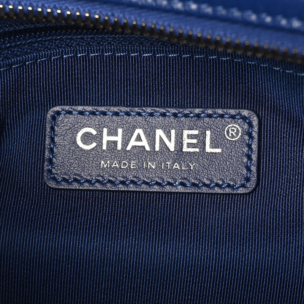Aged Calfskin Quilted Medium Gabrielle Logo Hobo Blue