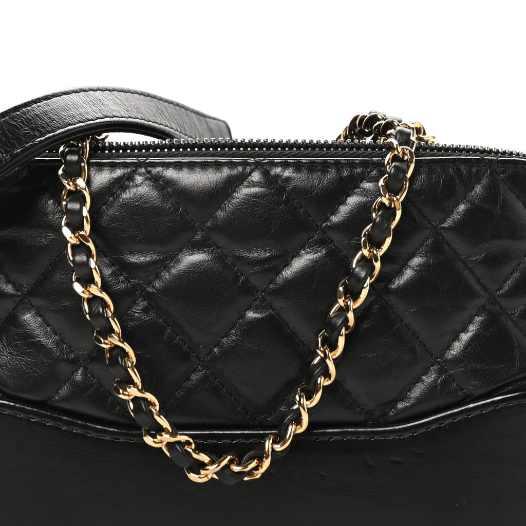 Aged Calfskin Quilted Small Gabrielle Clutch With Chain Black