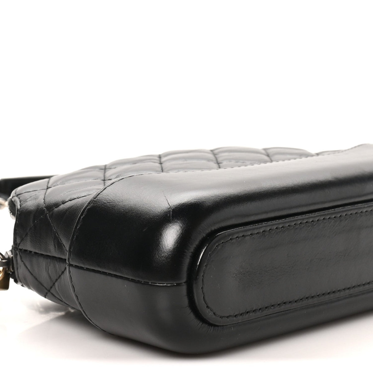 Aged Calfskin Quilted Small Gabrielle Clutch With Chain Black