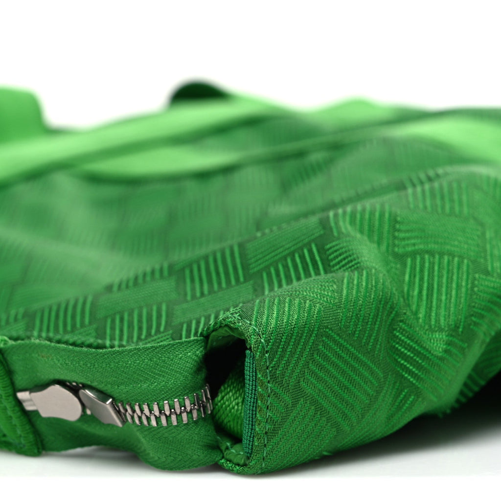 Econyl Jacquard Nylon Woven Pattern Garment Bag Green