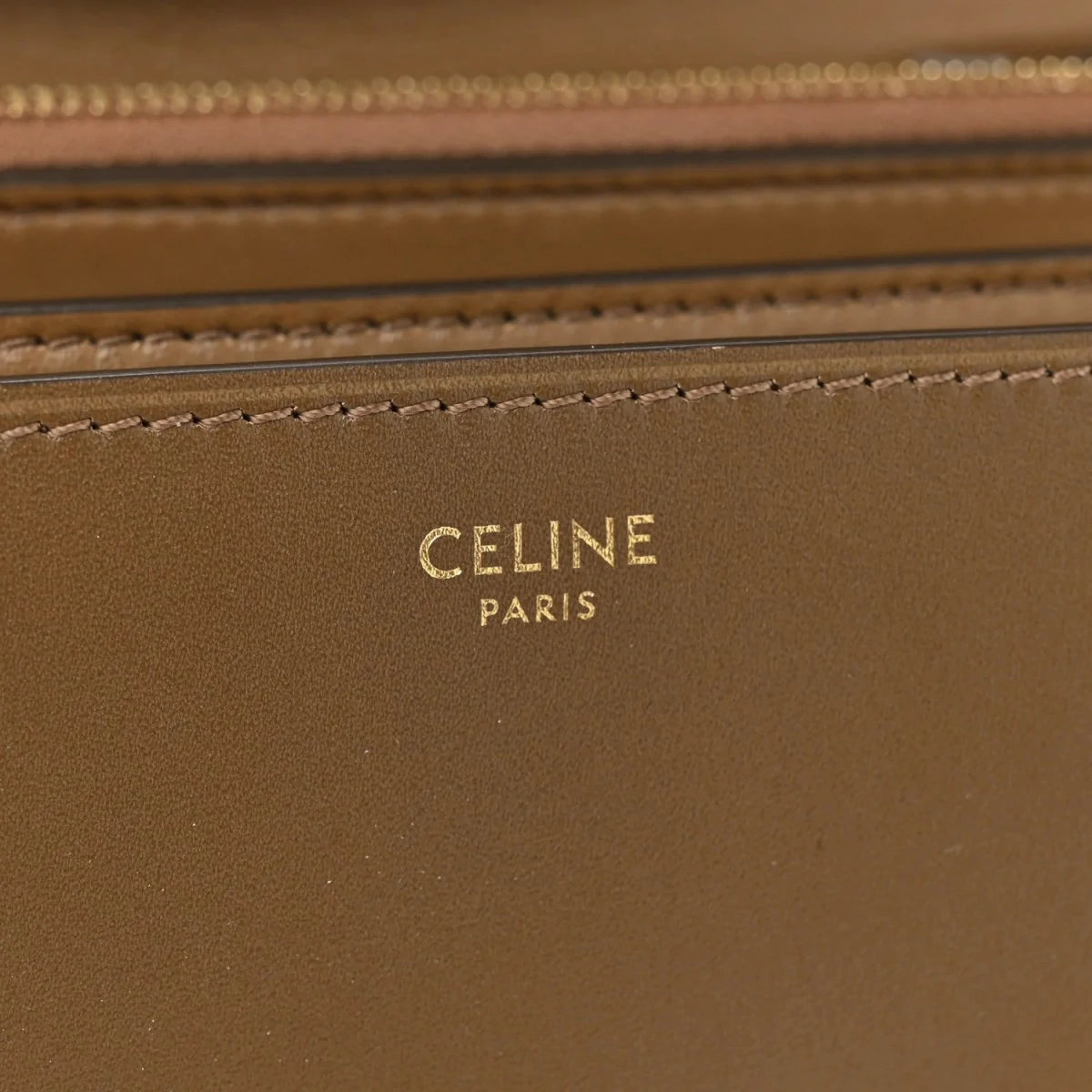 Box Calfskin Medium Classic Box Flap Bag Camel