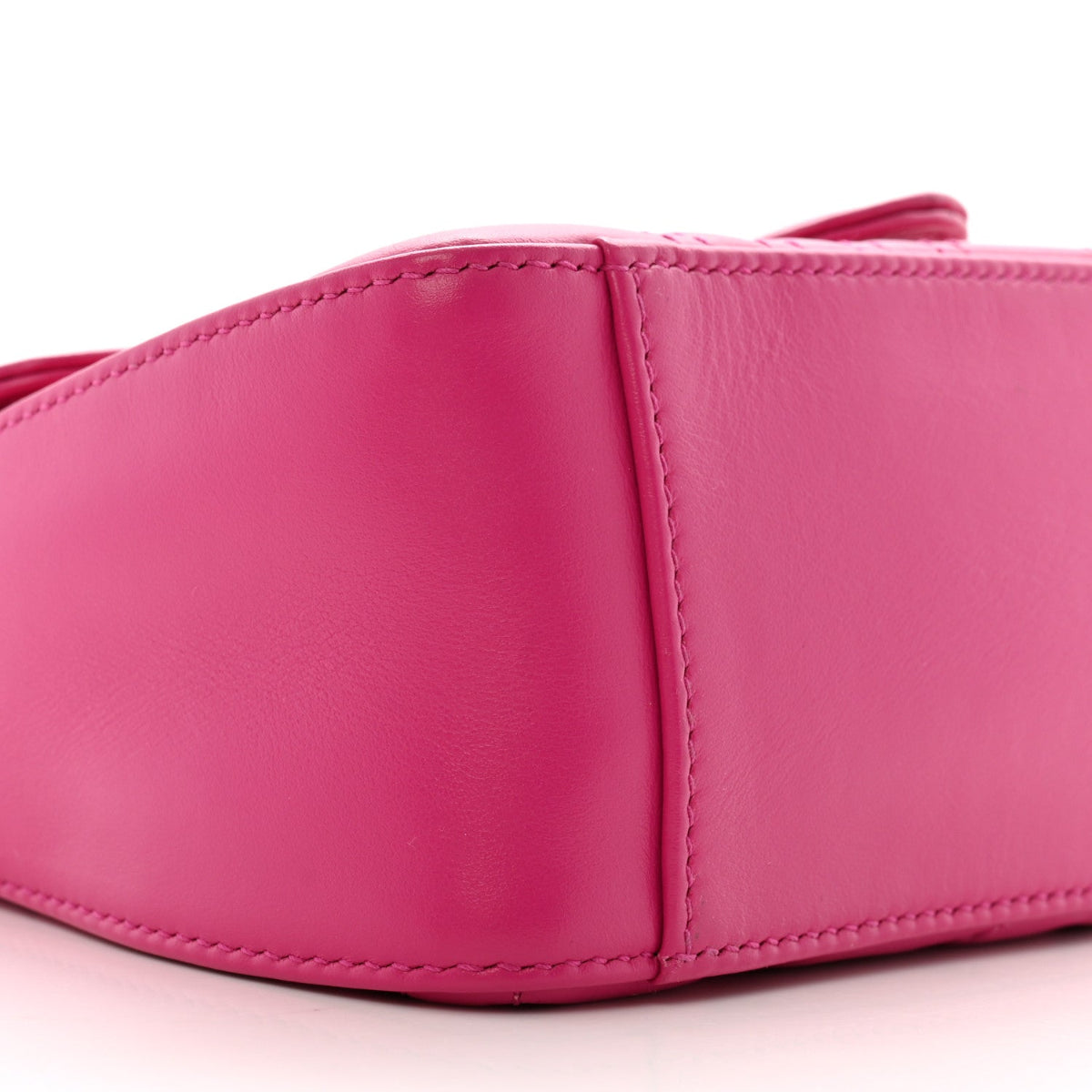 Calfskin Matelasse Monochrome Mini GG Marmont Top Handle Shoulder Bag Classic Fuxia