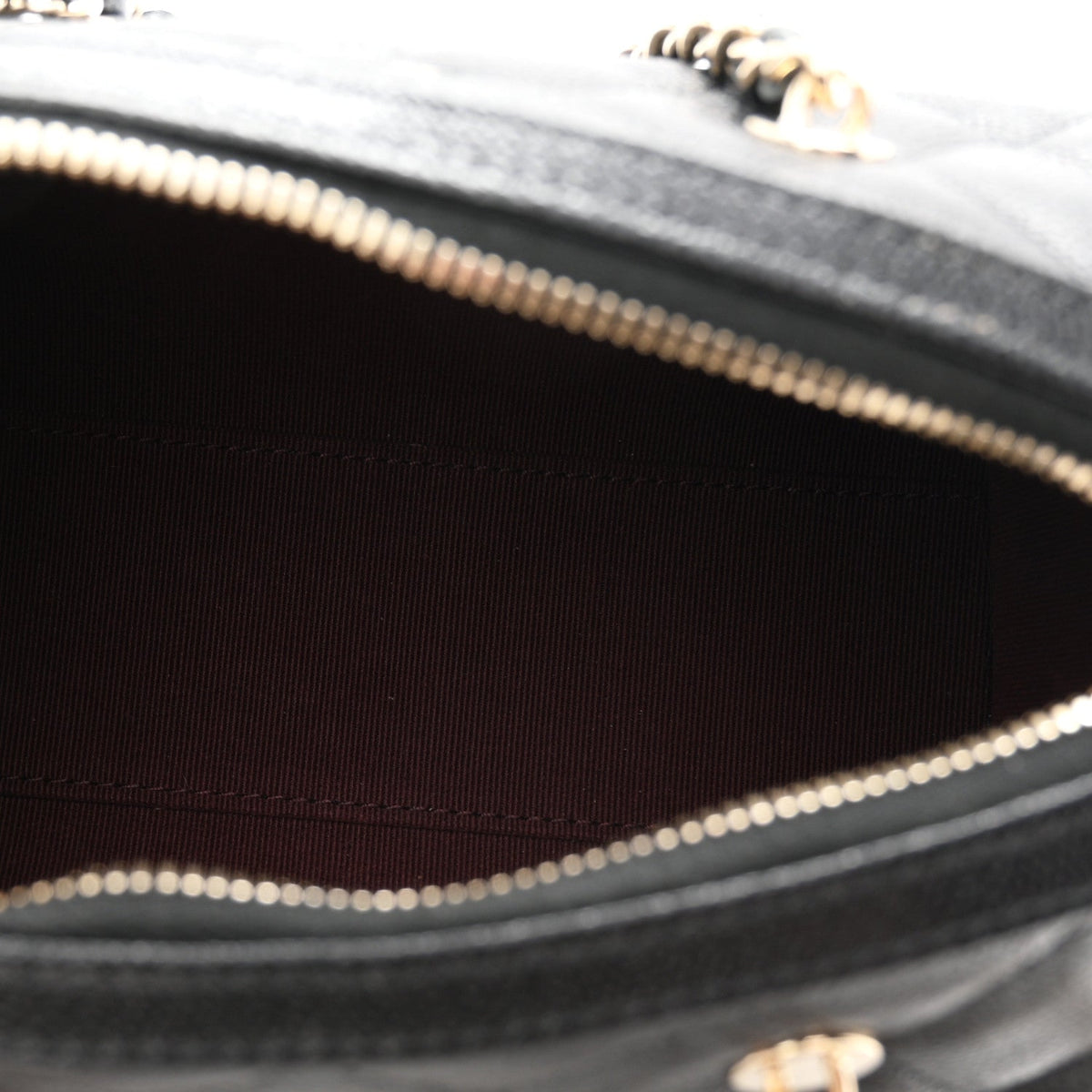Caviar Quilted Barrel Clutch With Chain Black
