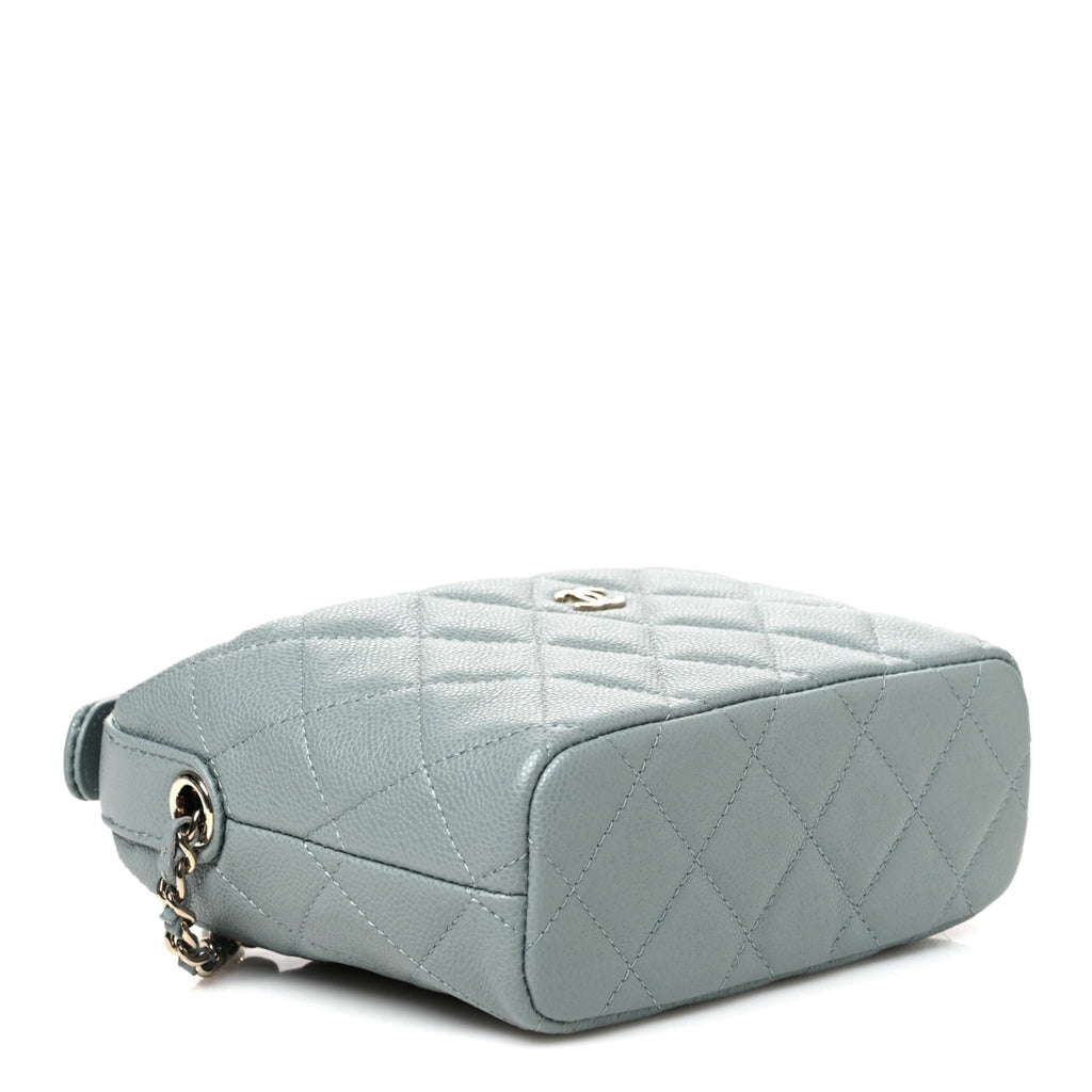 Caviar Quilted Hobo Clutch With Chain Light Green
