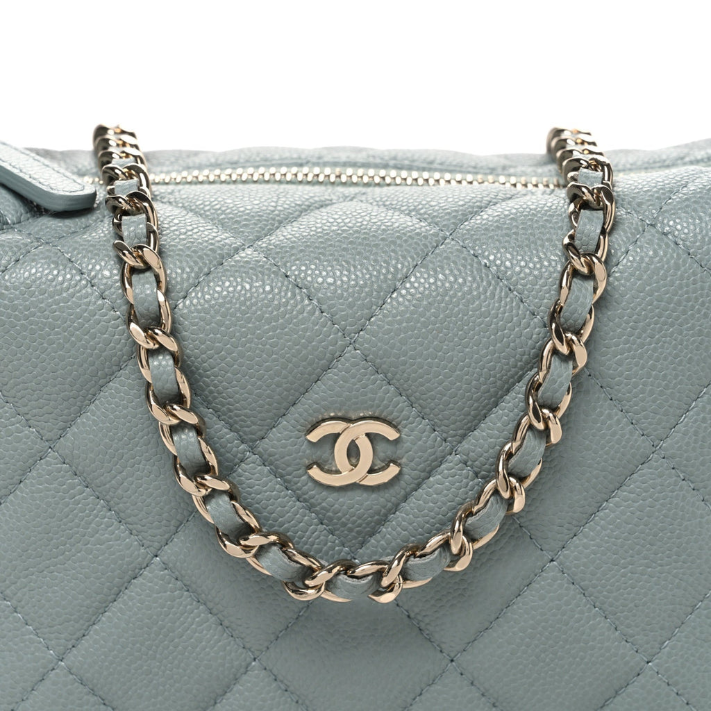 Caviar Quilted Hobo Clutch With Chain Light Green