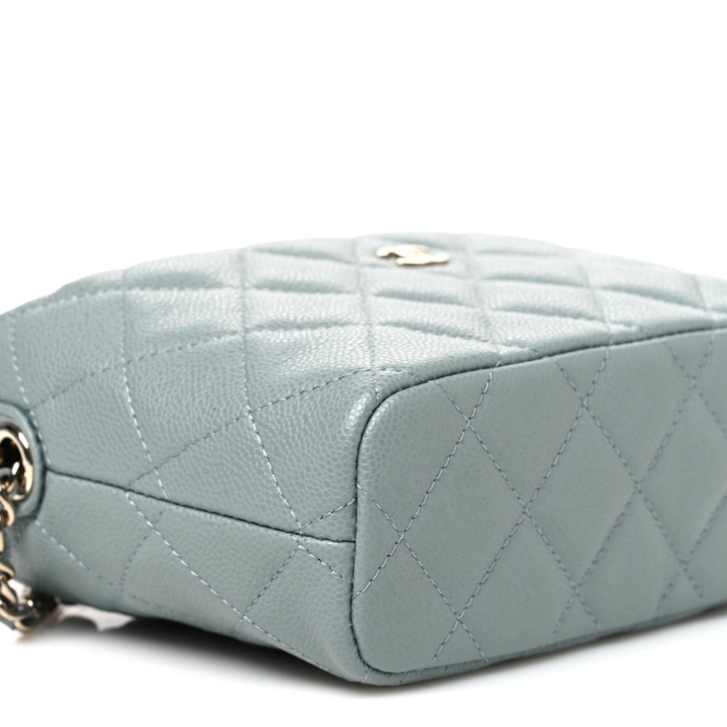 Caviar Quilted Hobo Clutch With Chain Light Green