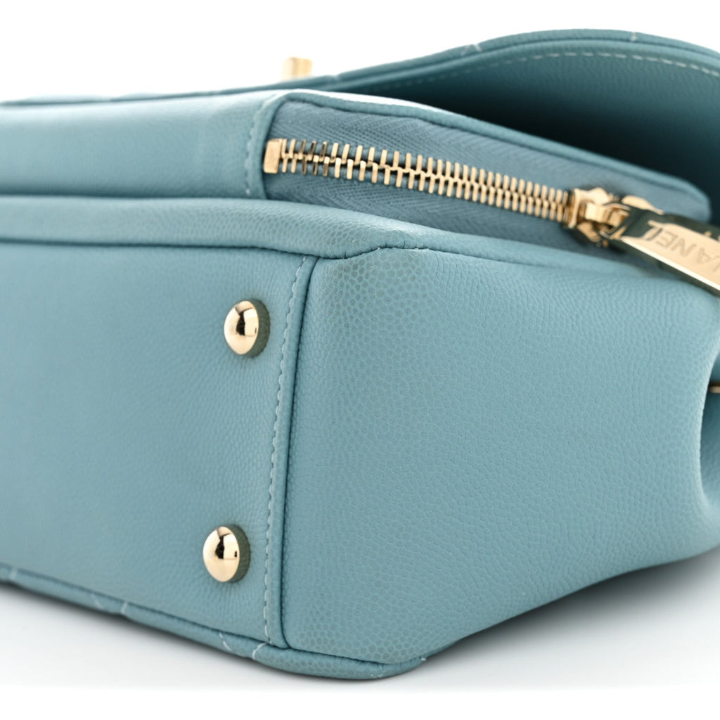 Caviar Quilted Medium Business Affinity Flap Light Blue