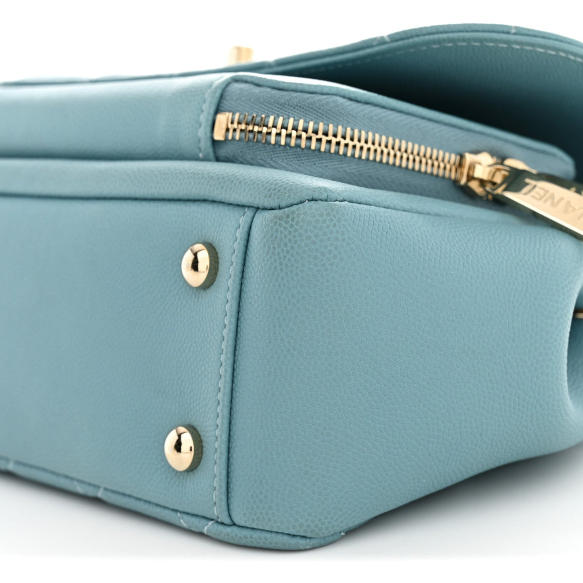 Caviar Quilted Medium Business Affinity Flap Light Blue
