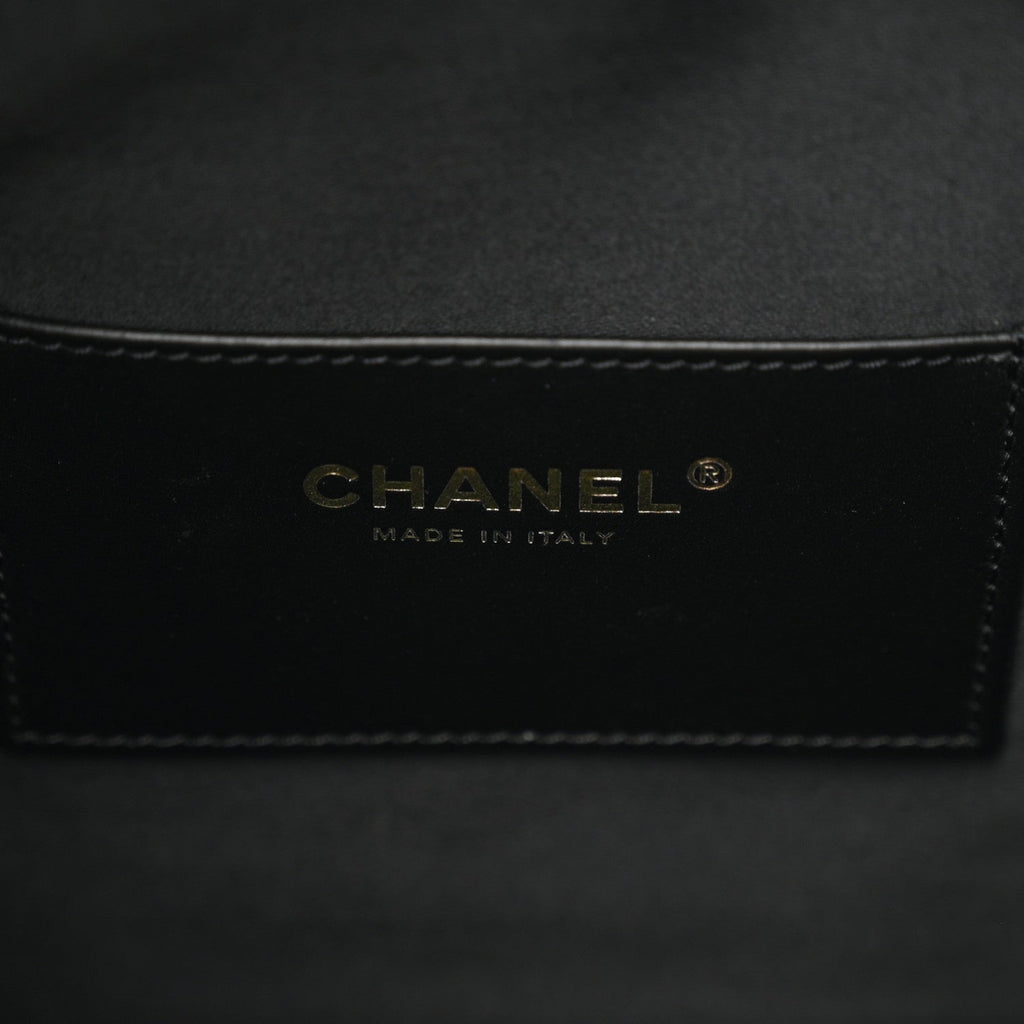 Caviar Quilted Medium Chanel 25 Handbag Black