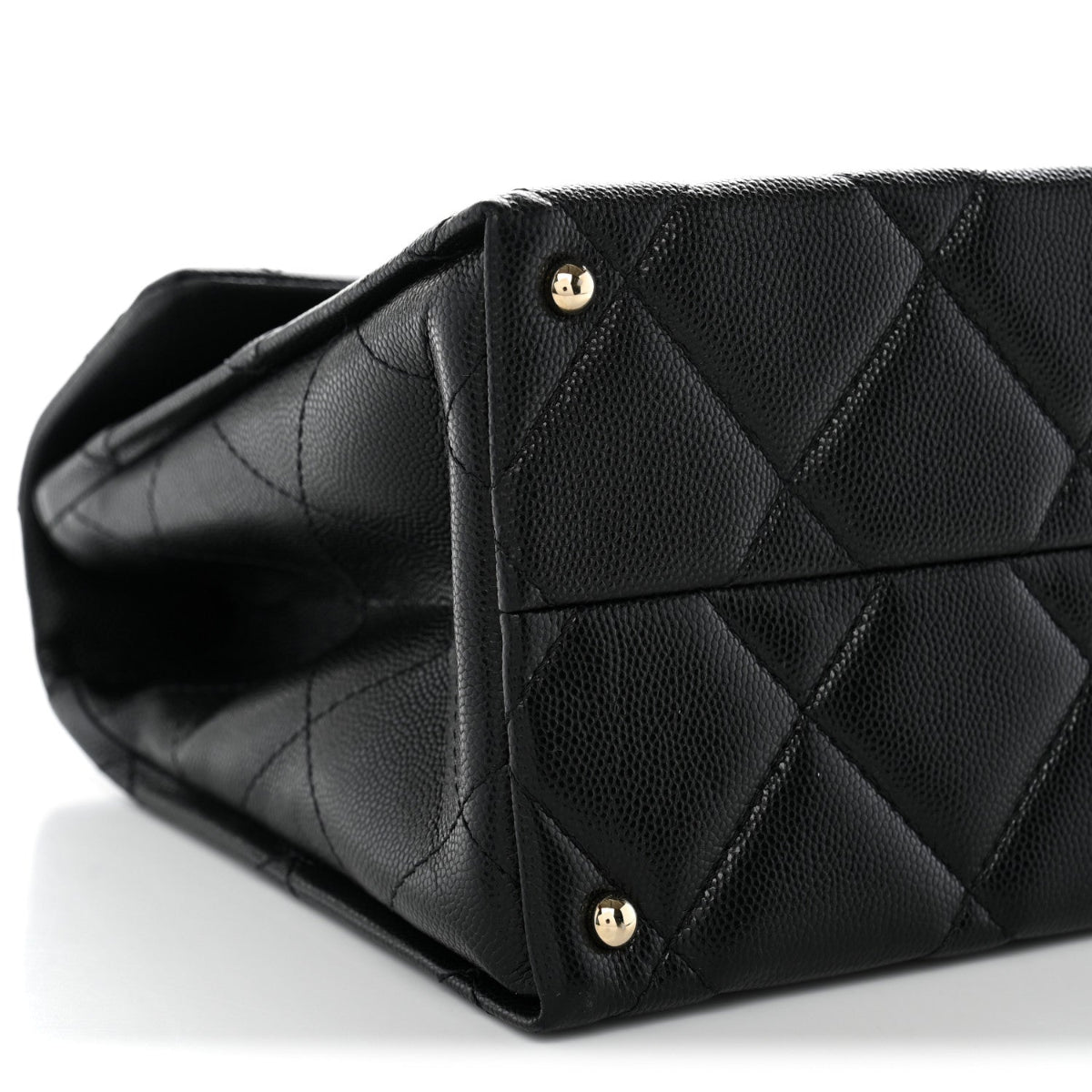 Caviar Quilted Medium Retro Twist Top Handle Flap Black