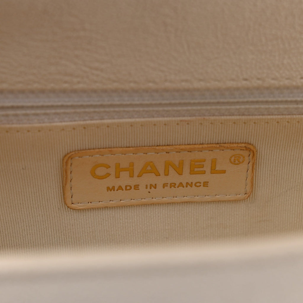 Caviar Quilted New Medium Boy Flap White