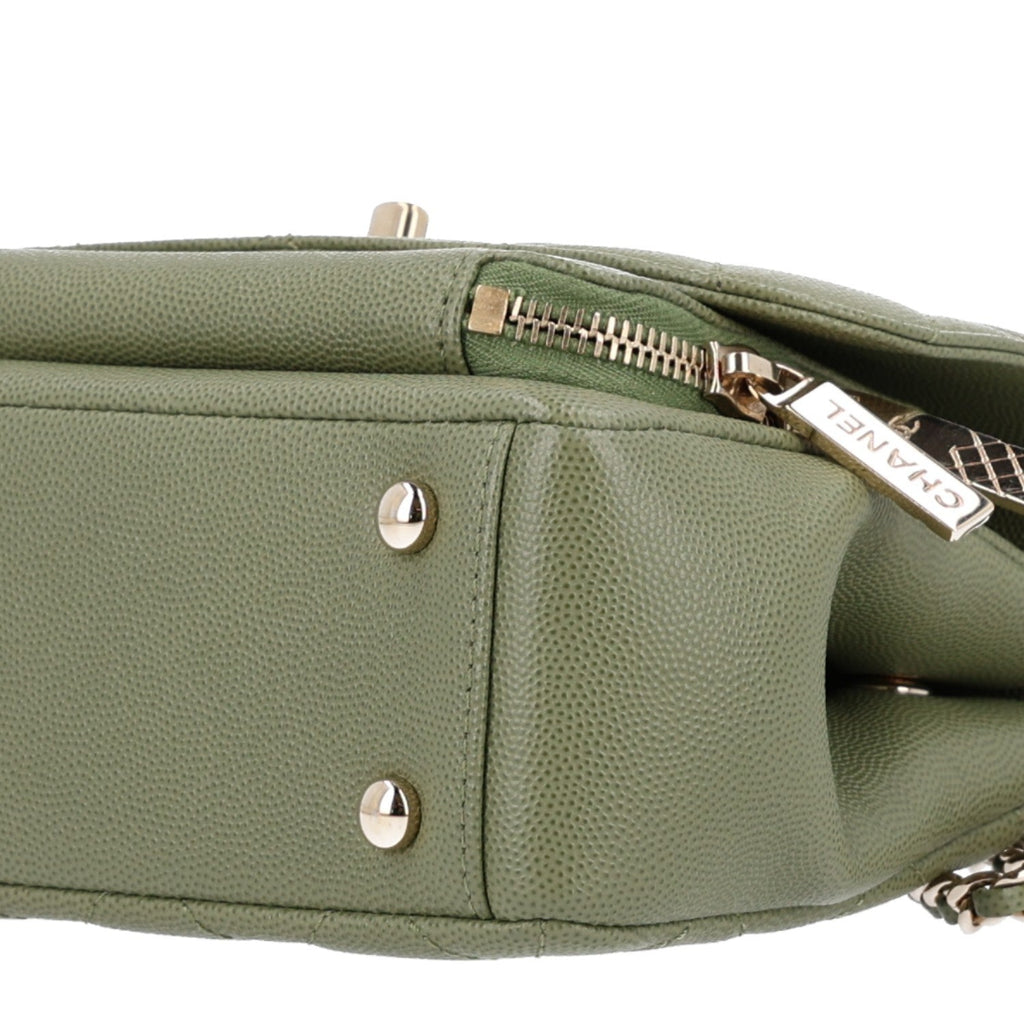Caviar Quilted Small Business Affinity Flap Green
