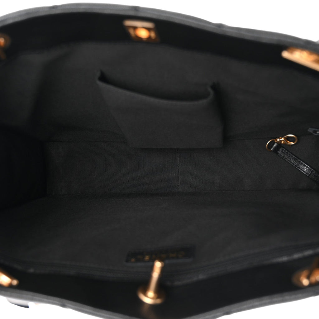 Caviar Quilted Sweet Classic Shopping Tote Black