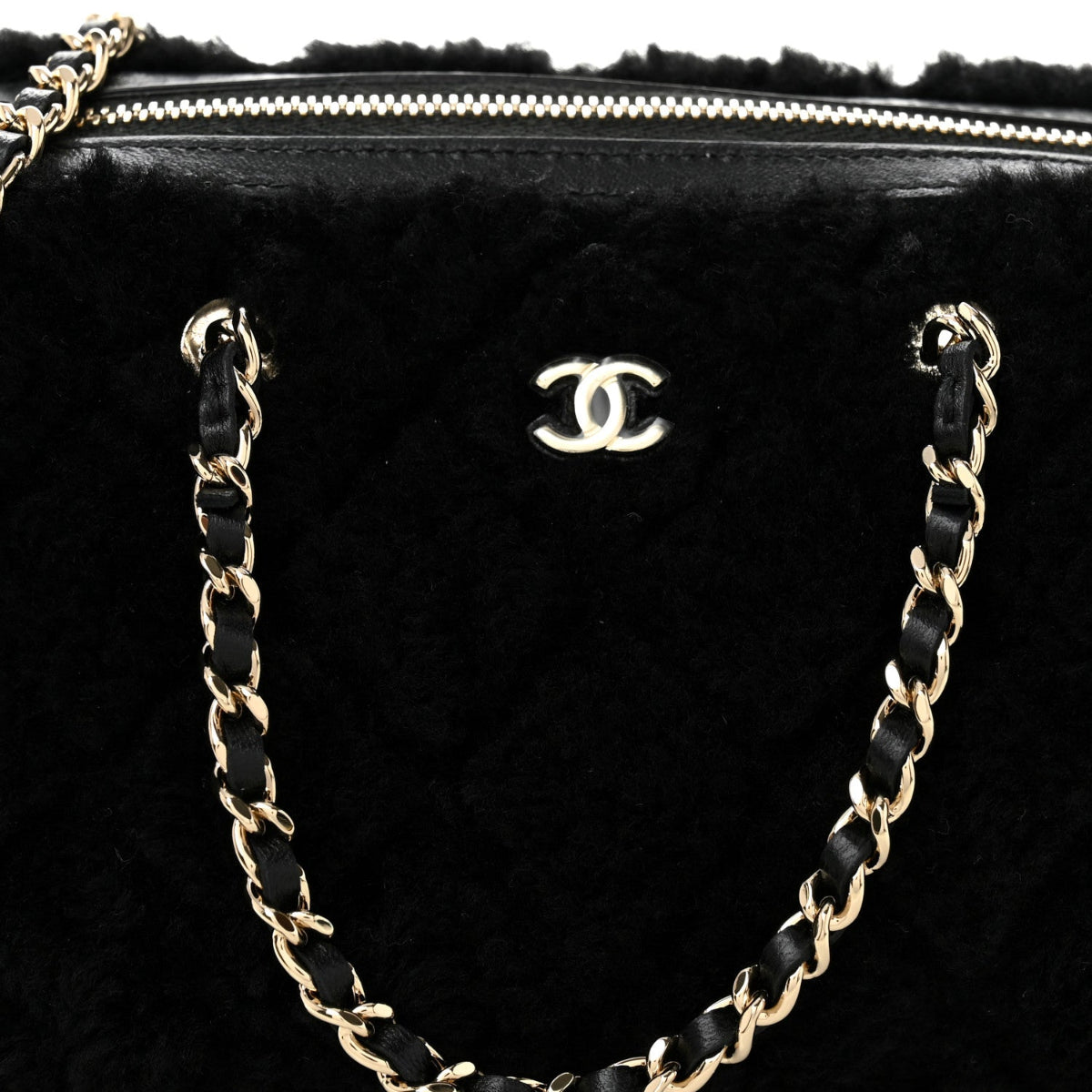 Shearling Quilted Barrel Clutch With Chain Black