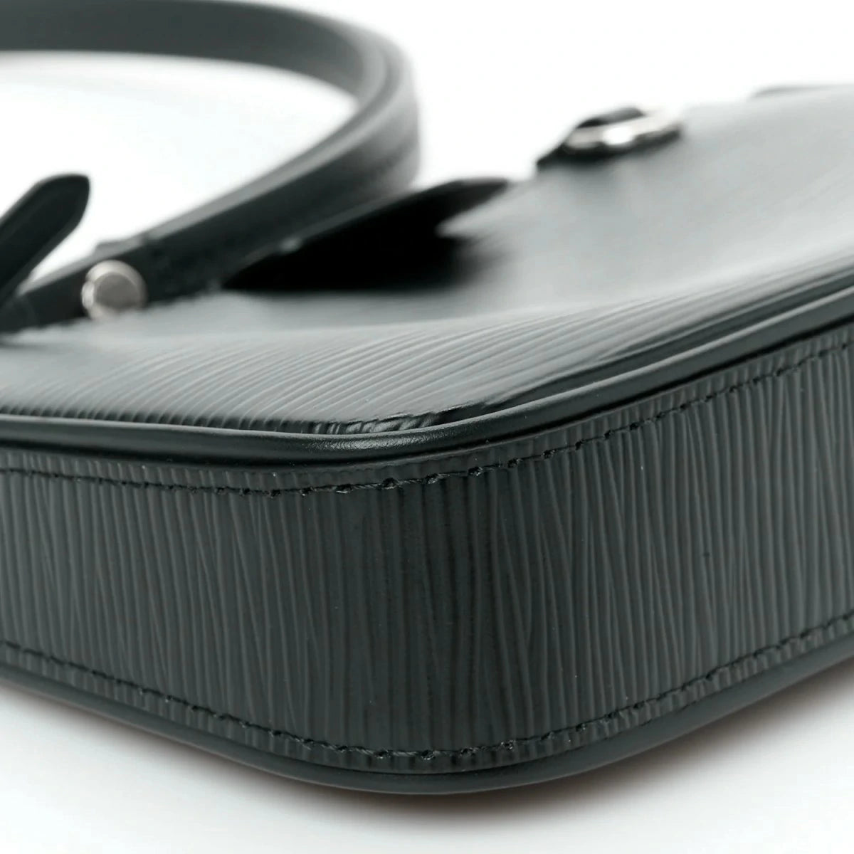 Epi Easy Pouch On Strap Black