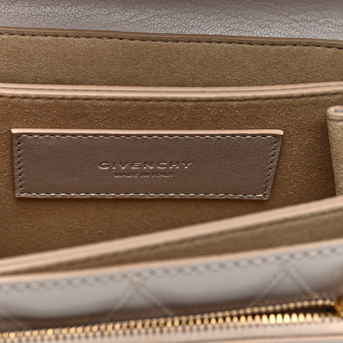 Goatskin Quilted Medium GV3 Shoulder Bag Beige
