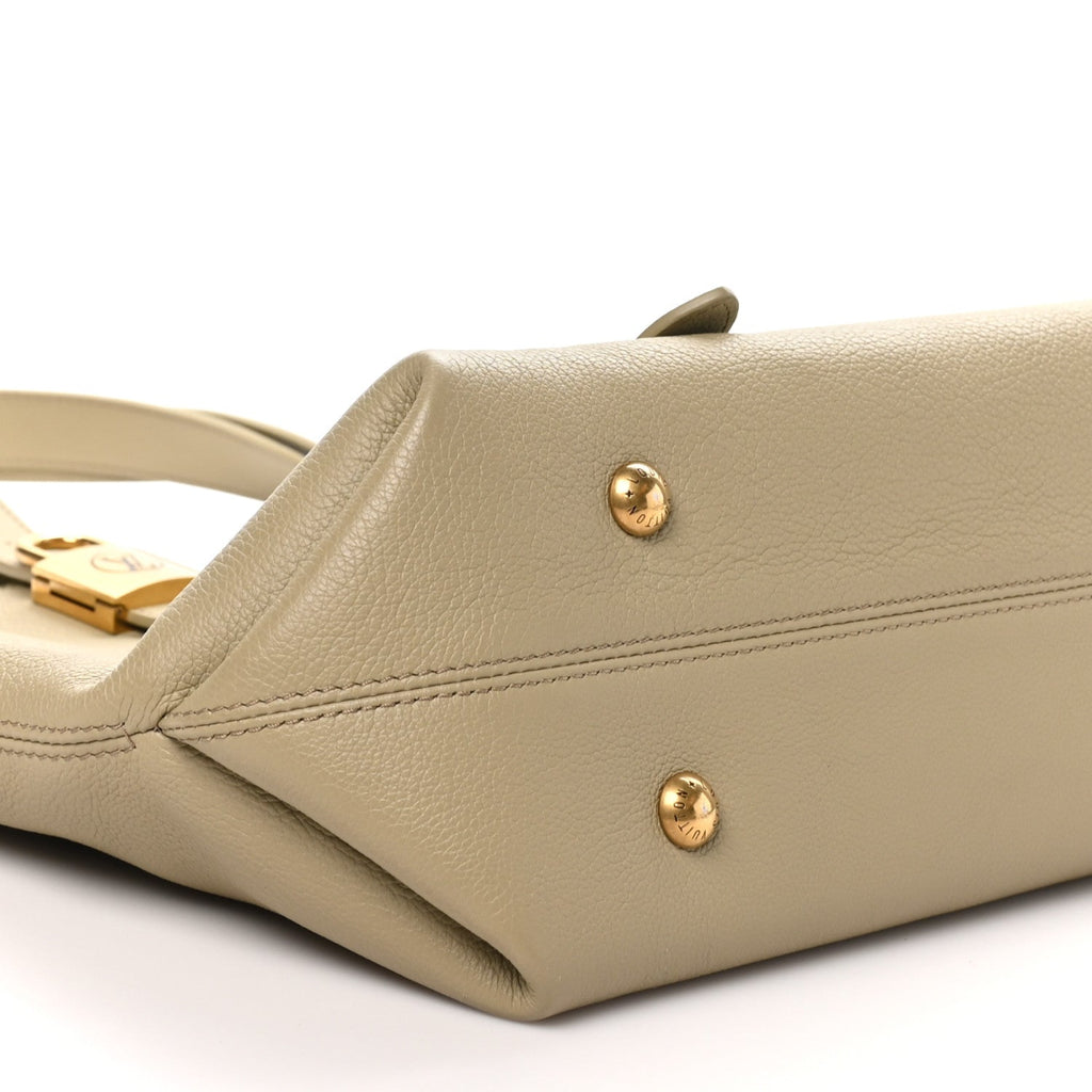 Grained Calfskin Low Key Cabas MM Clay