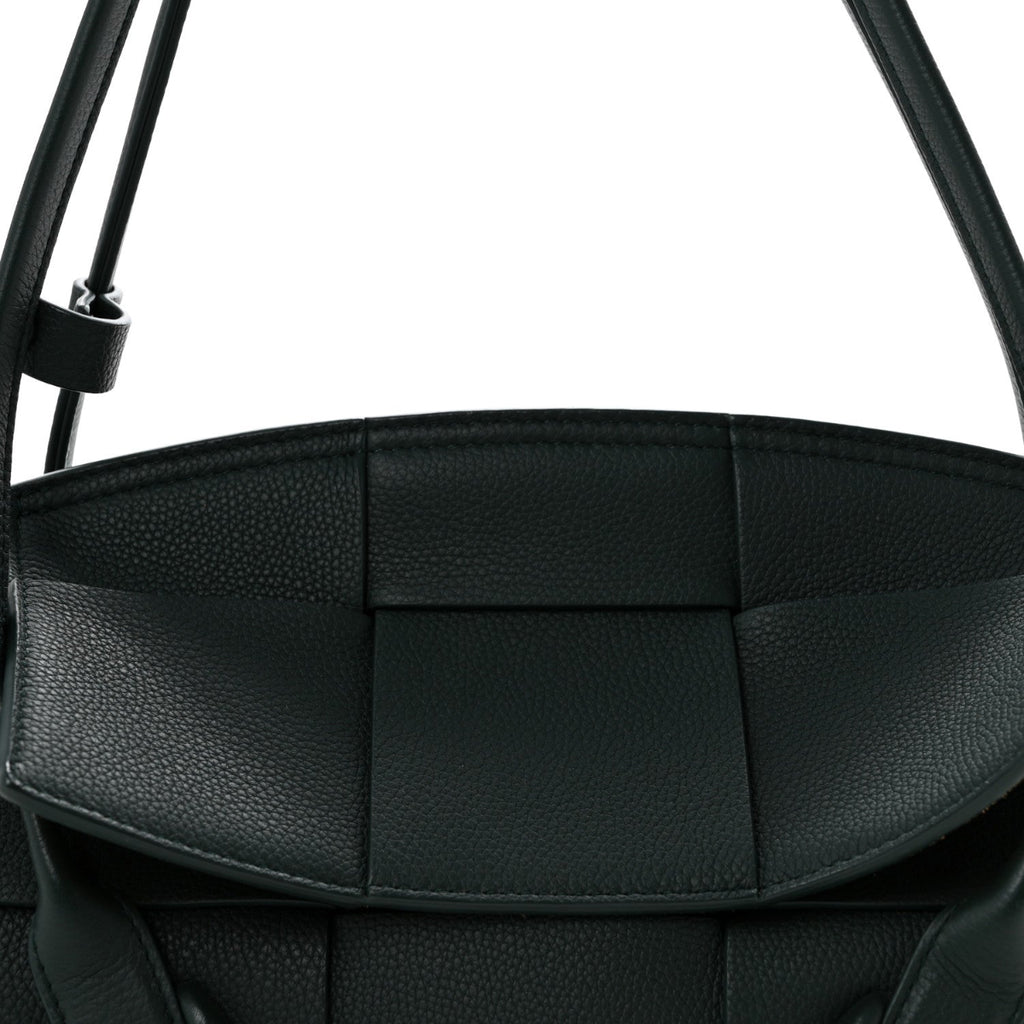 Grained Calfskin Maxi Intrecciato Small Arco Pine Green