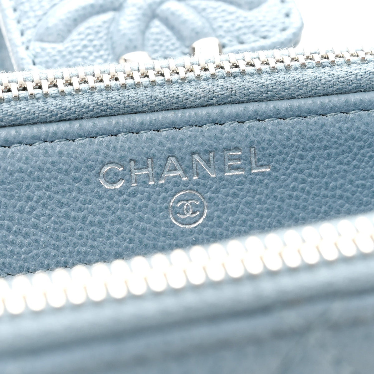 Grained Calfskin Quilted CC Box Clutch With Chain Blue