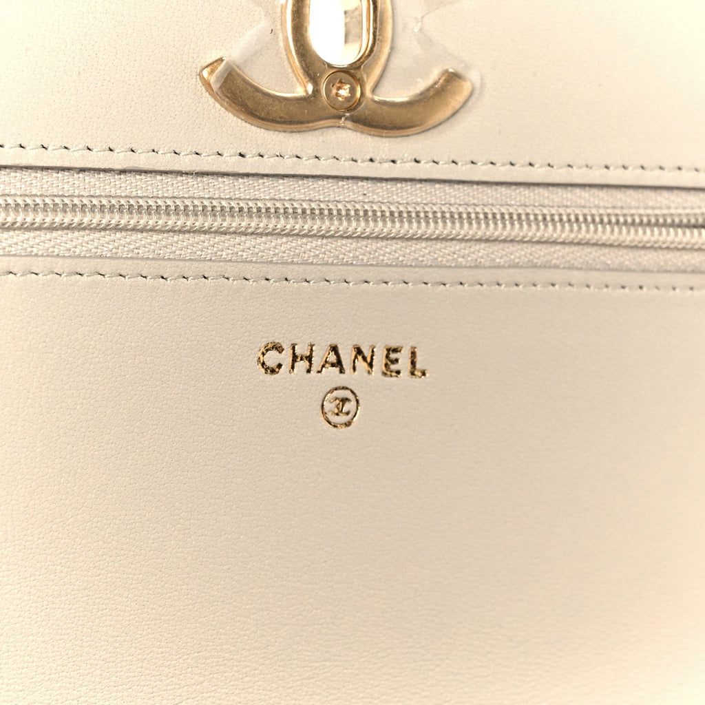 Lambskin Quilted CC Wallet on Chain WOC Light Beige