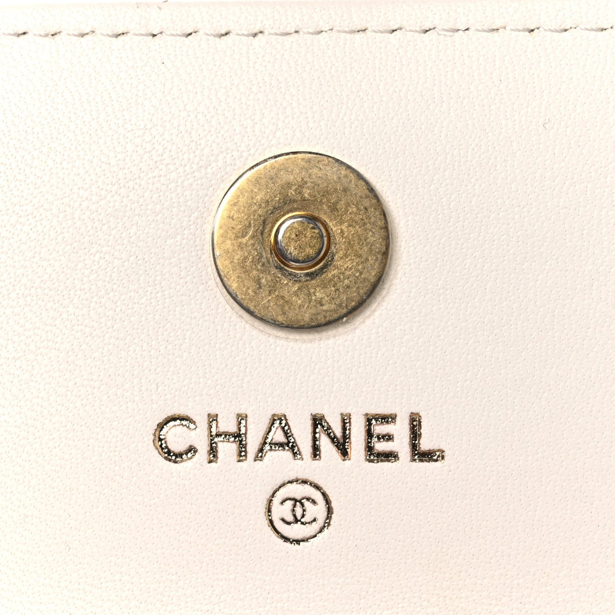 Lambskin Quilted Pearl Crush Clutch With Chain White