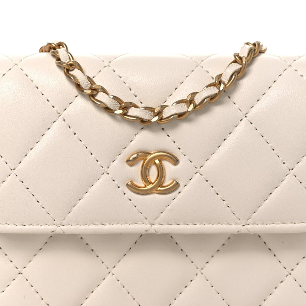 Lambskin Quilted Pearl Crush Clutch With Chain White