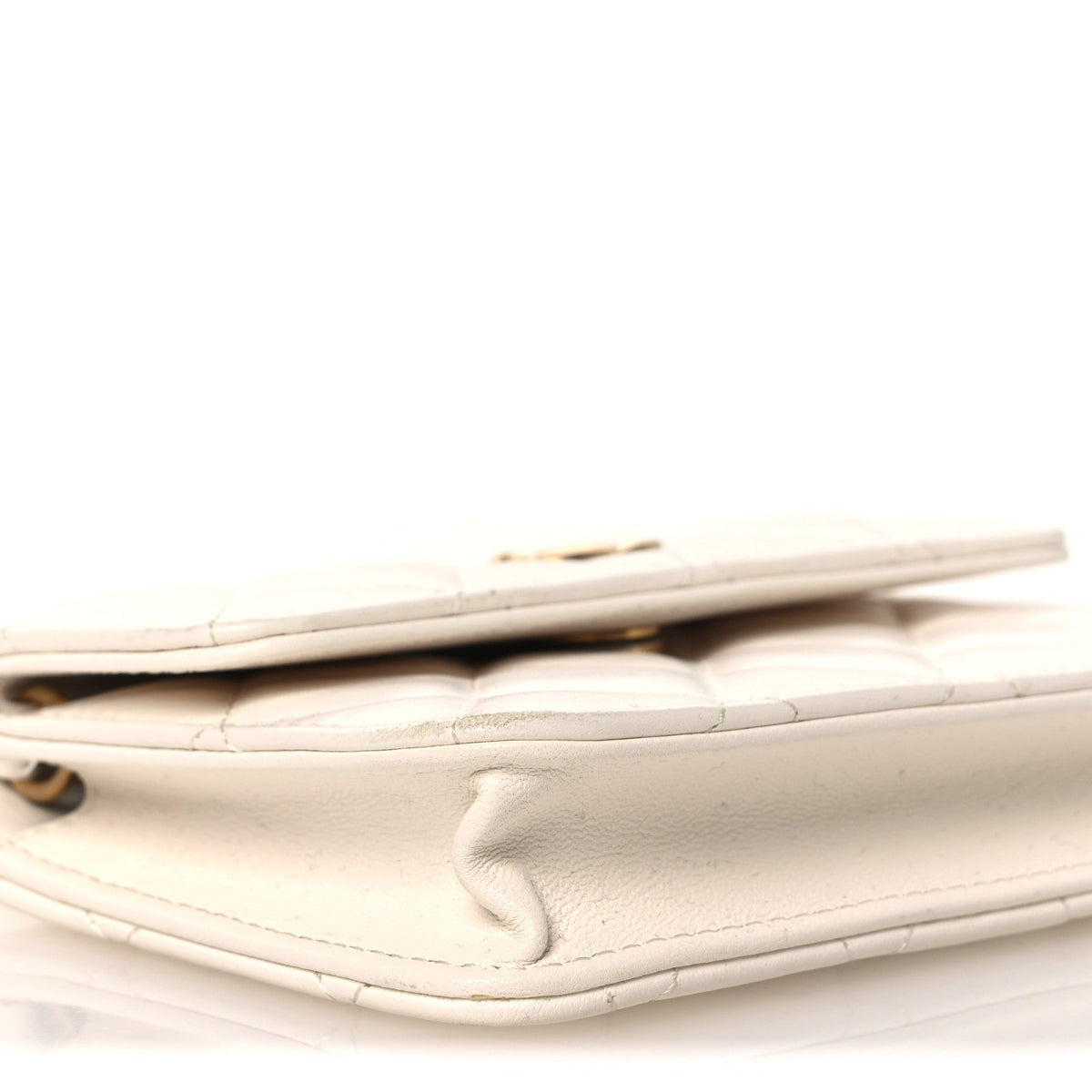 Lambskin Quilted Pearl Crush Clutch With Chain White