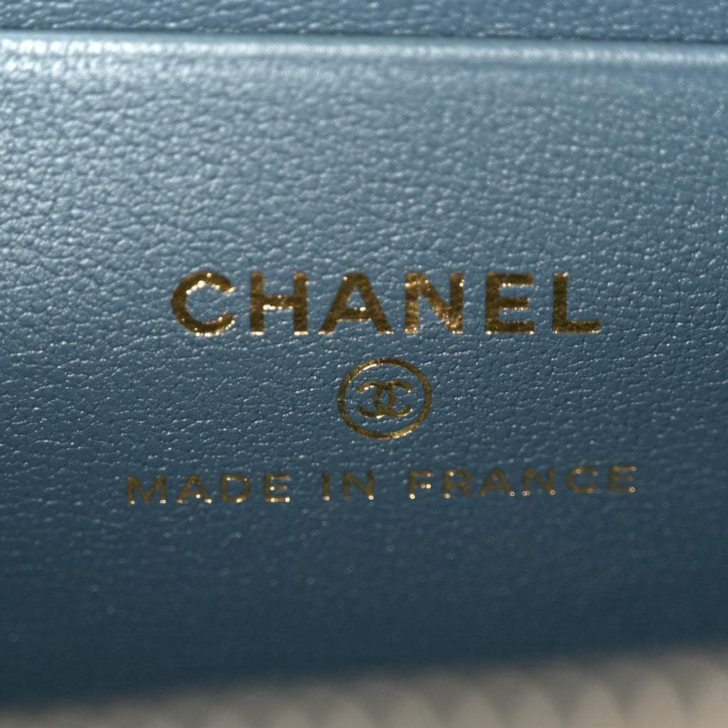 Lambskin Quilted Small Top Handle Vanity Case With Chain Blue