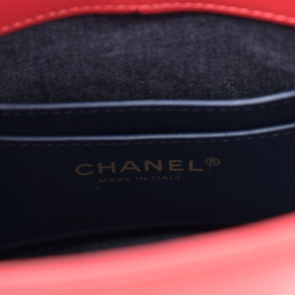 Lambskin Resin Elegant Chain Vanity Case Red