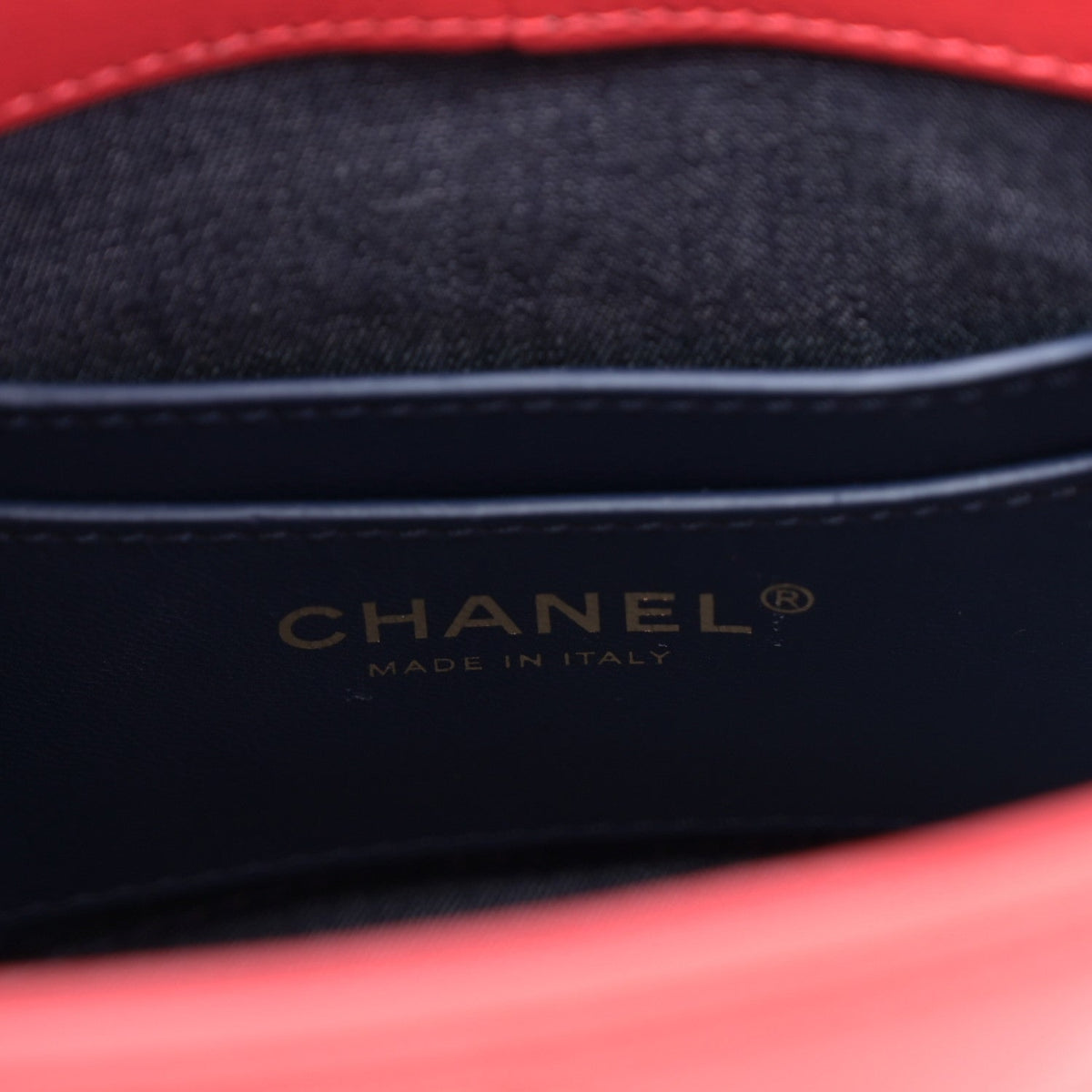 Lambskin Resin Elegant Chain Vanity Case Red