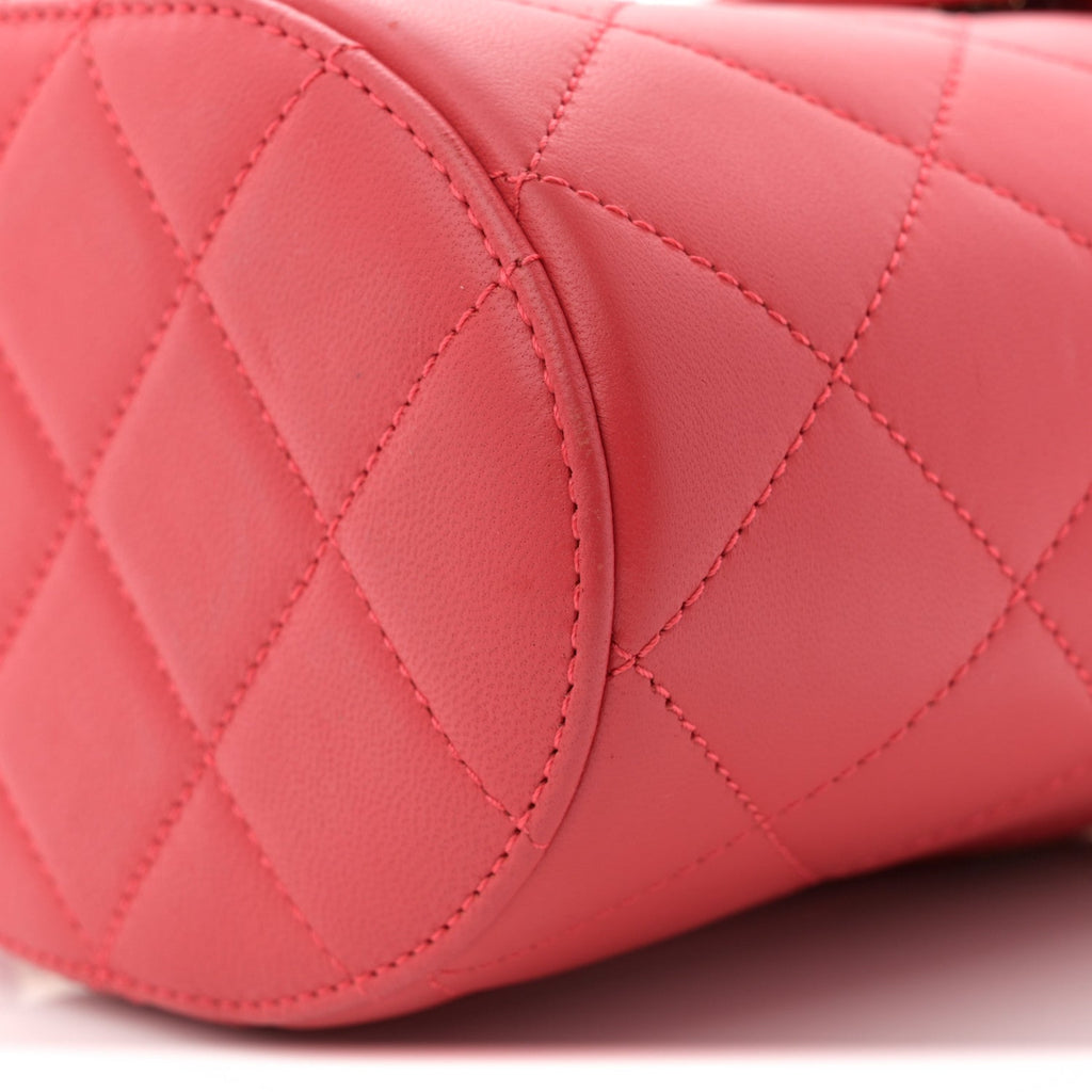 Lambskin Resin Elegant Chain Vanity Case Red