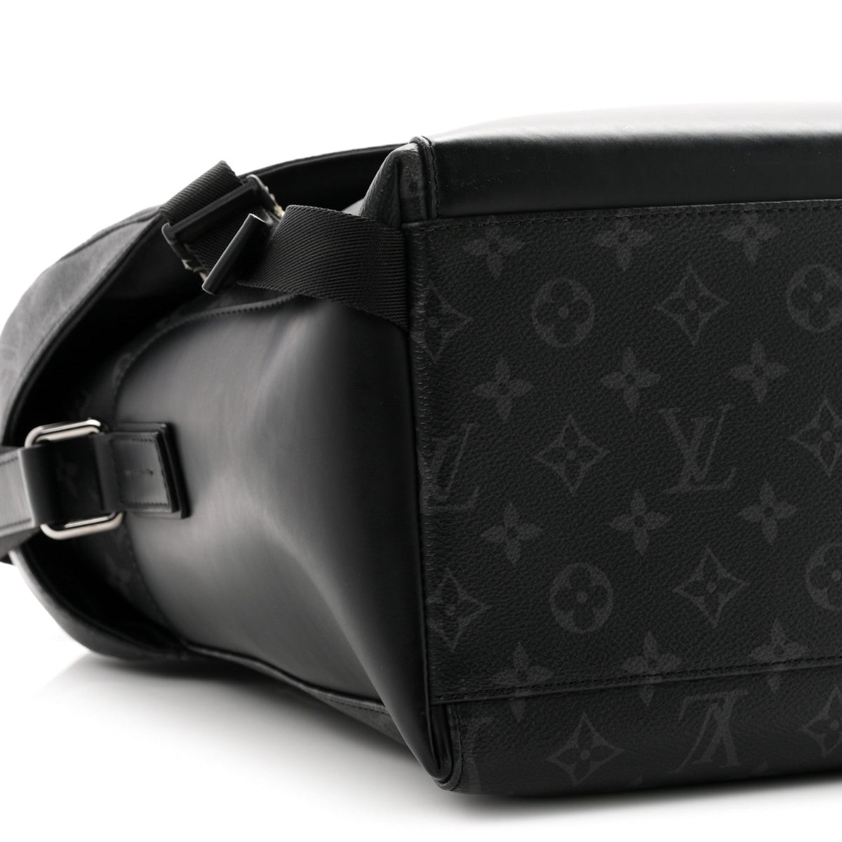 Monogram Eclipse Voyager Messenger MM