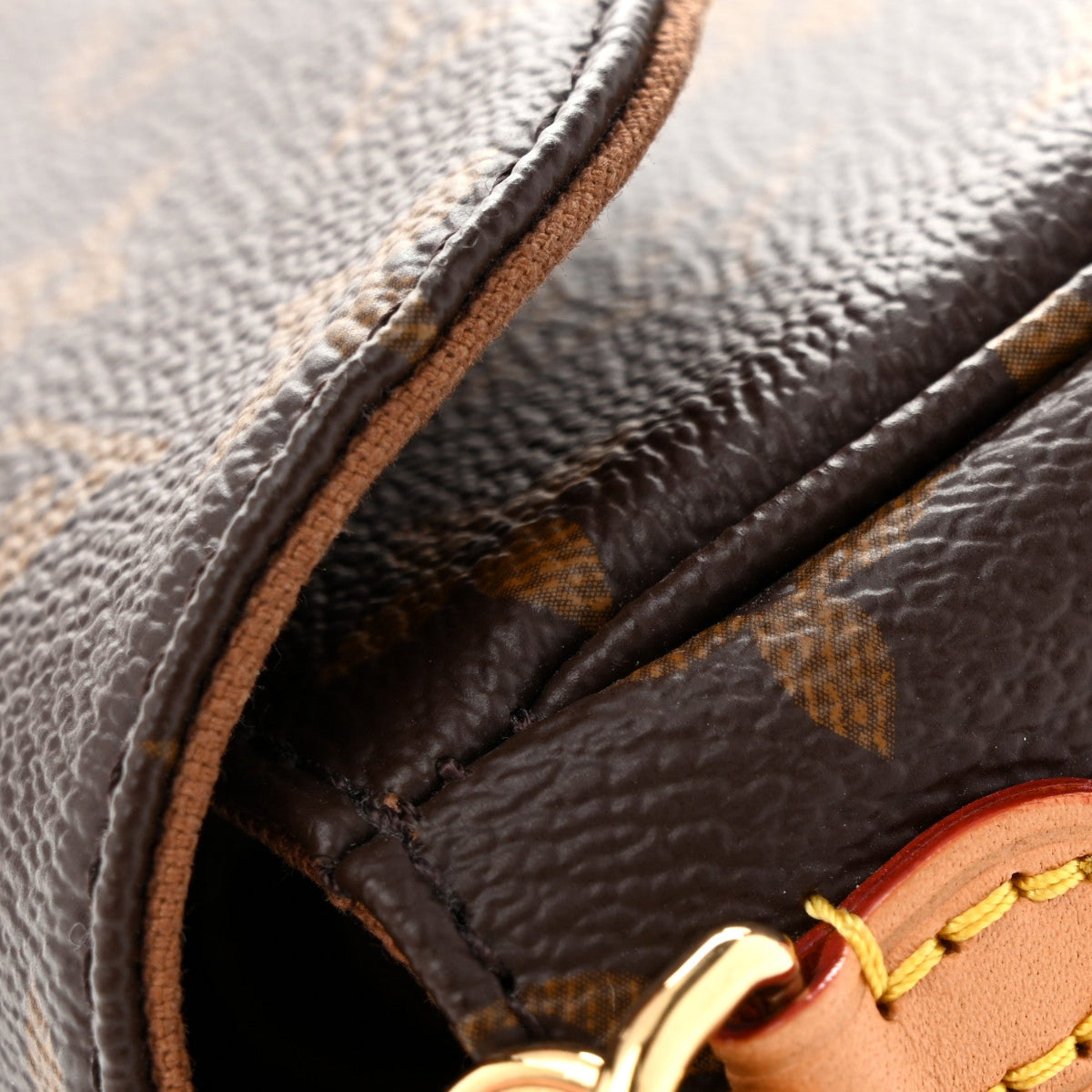 Monogram Ivy Wallet On Chain
