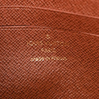 Monogram Ivy Wallet On Chain