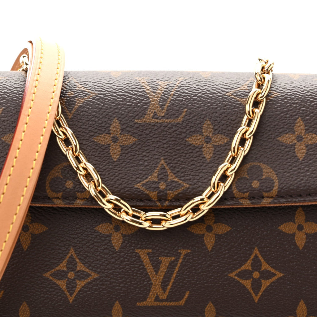Monogram Ivy Wallet On Chain