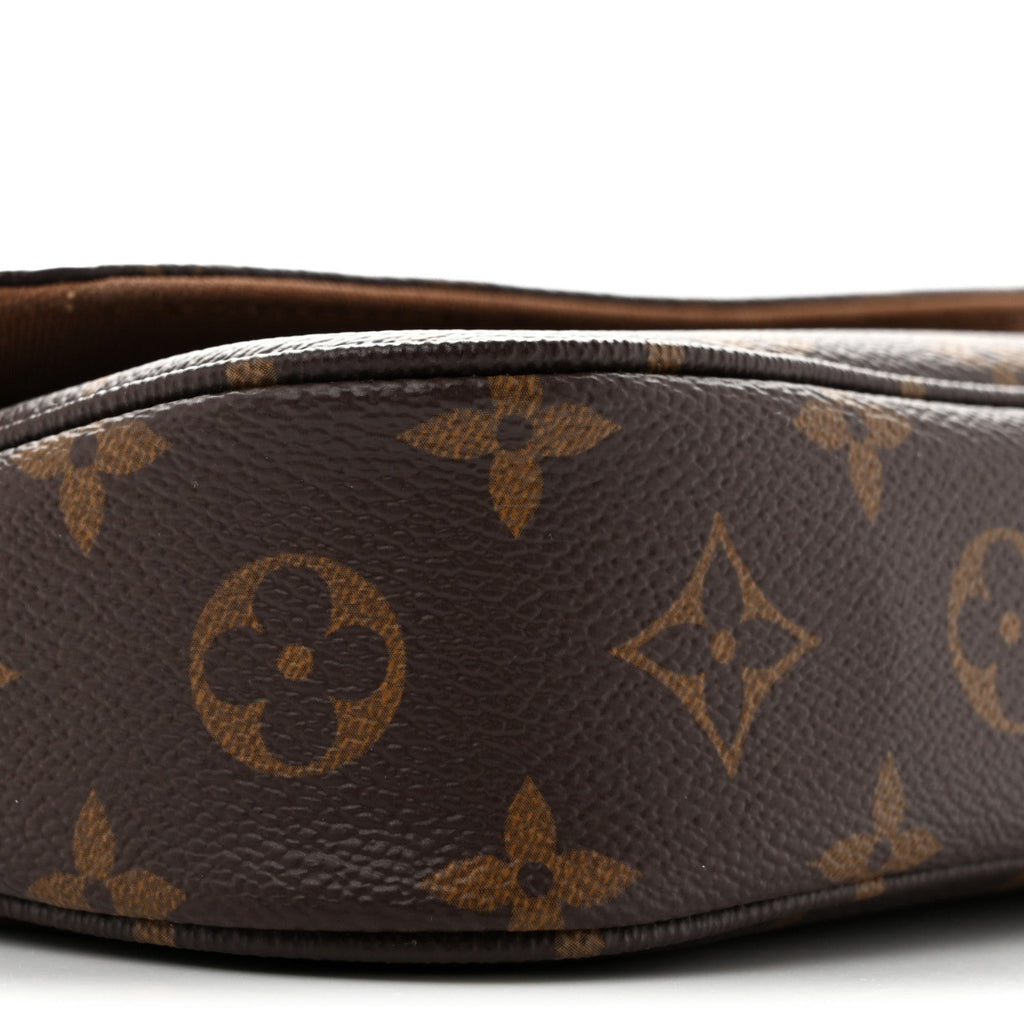 Monogram Ivy Wallet On Chain