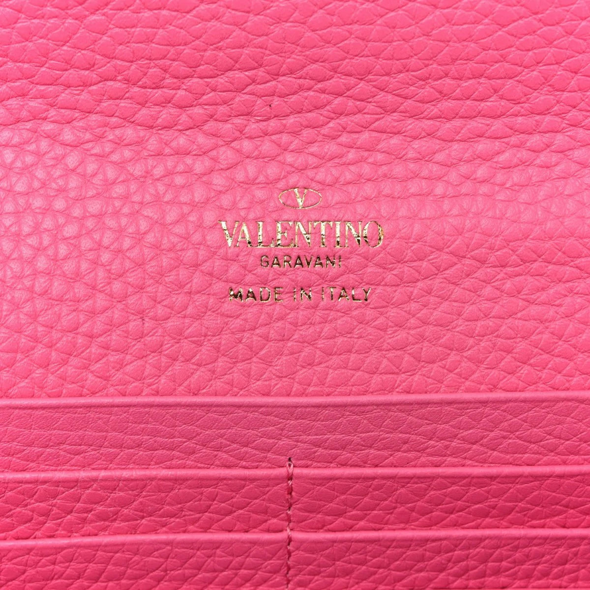 Pebbled Calfskin Rockstud Flip Lock Wallet On Chain Feminine Pink