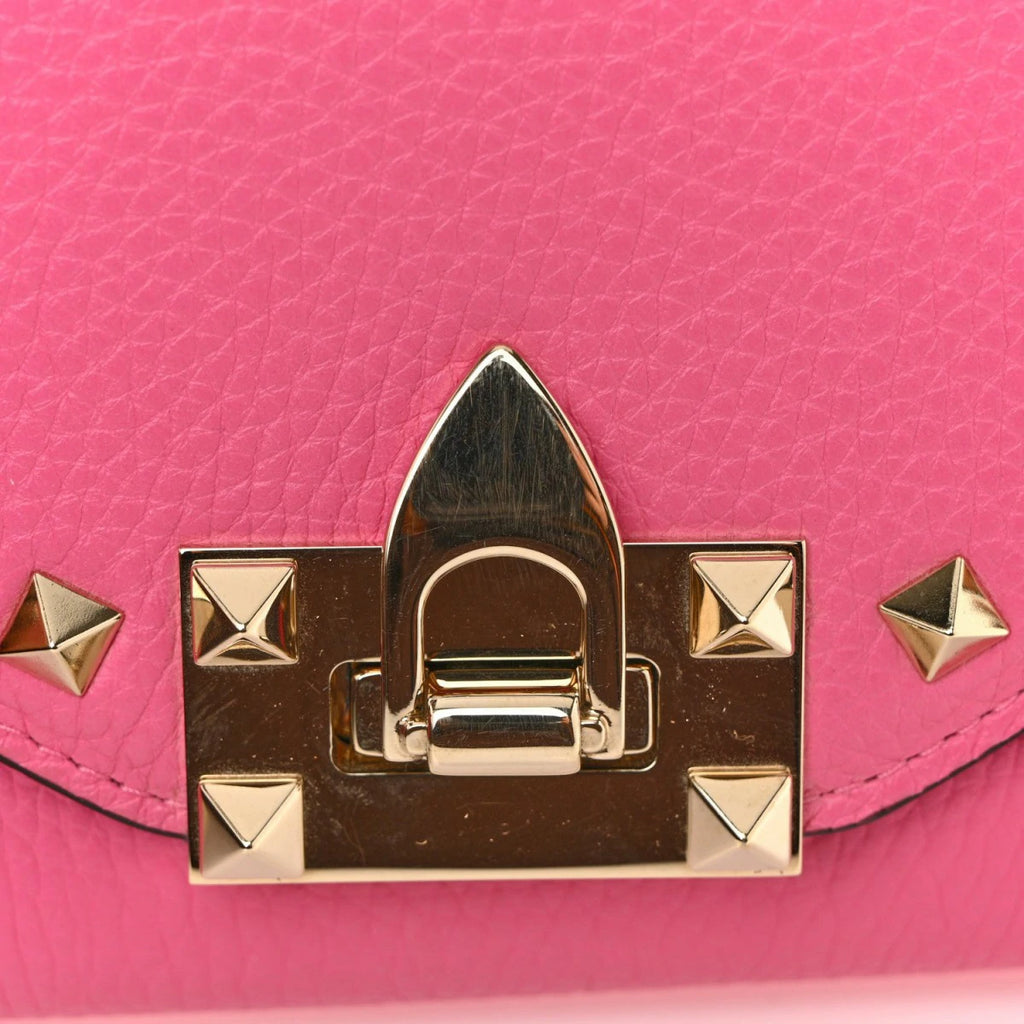 Pebbled Calfskin Rockstud Flip Lock Wallet On Chain Feminine Pink