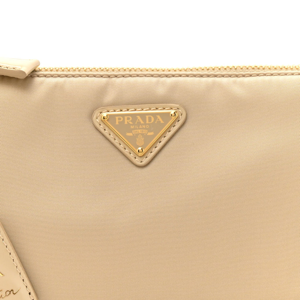 Re-Nylon Spazzolato Re-Edition 2002 Shoulder Bag Deserto