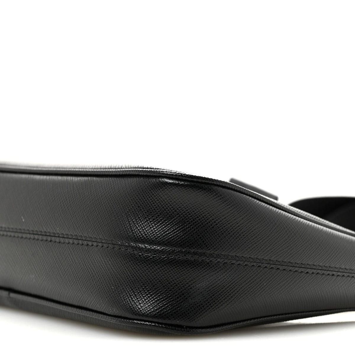 Saffiano Lux Re-Edition 2005 Shoulder Bag Black