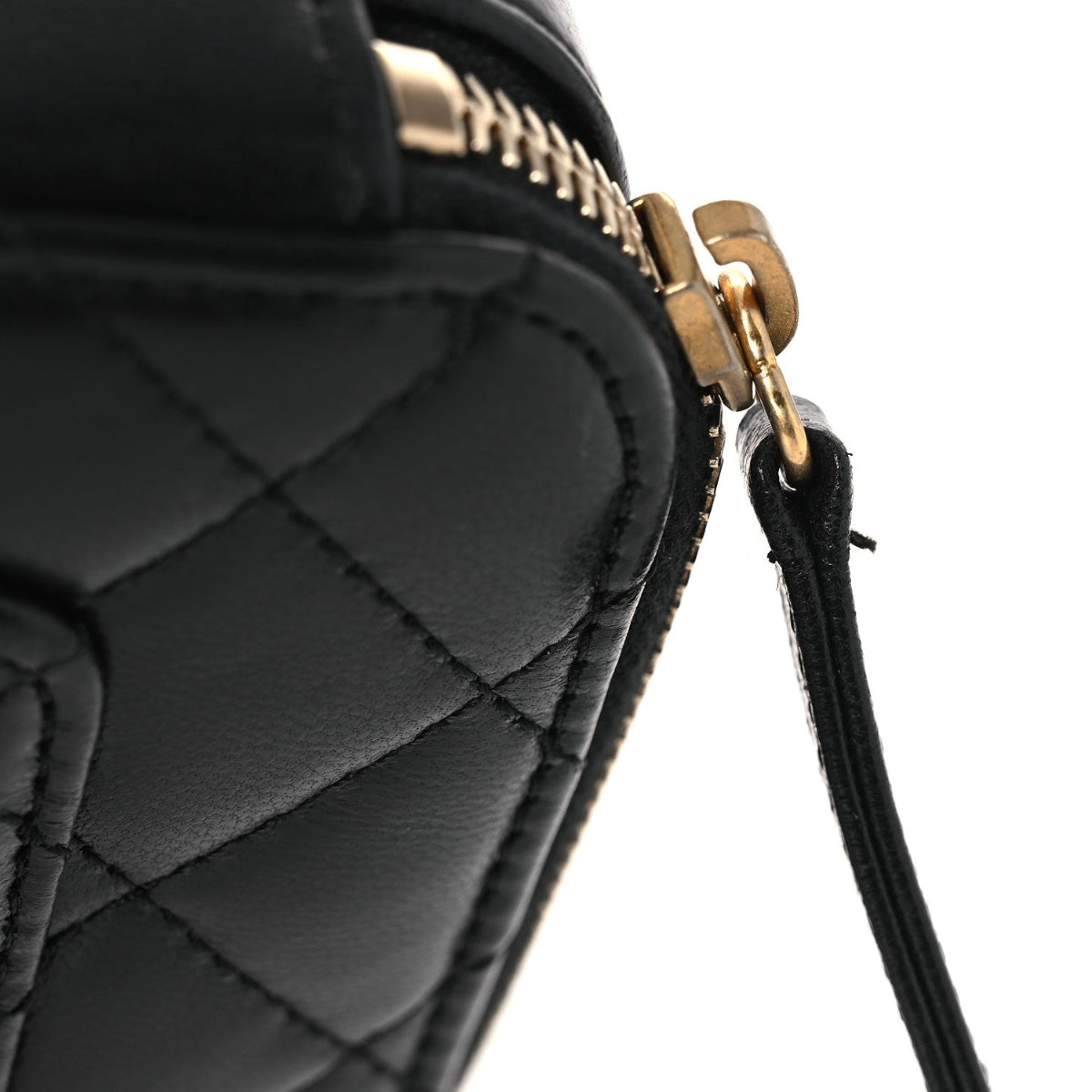 Shiny Calfskin Quilted Small Pick Me Up Vanity Case Black