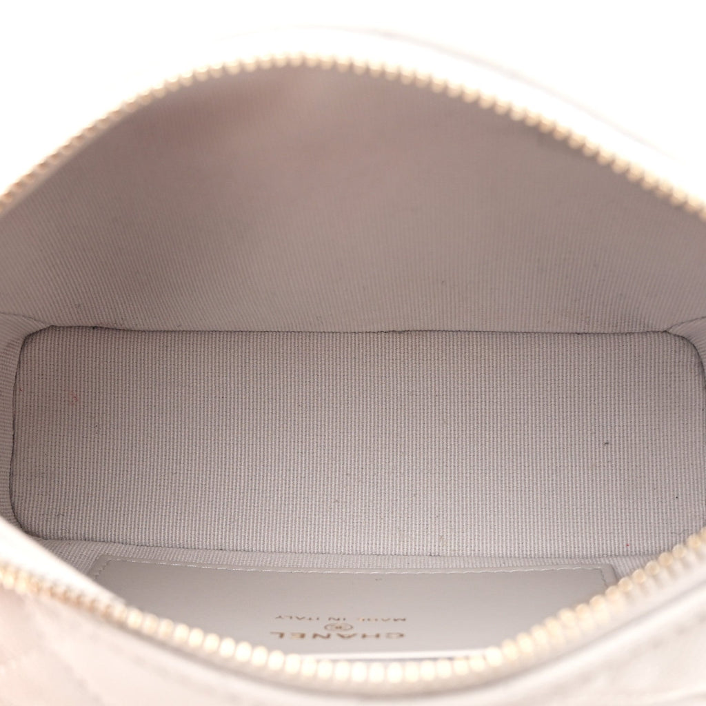 Shiny Caviar Quilted Hobo Clutch With Chain Light Grey
