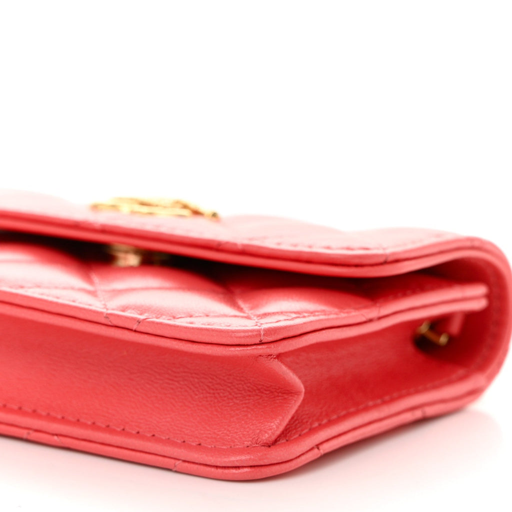 Shiny Lambskin Quilted Card Holder On Chain Pink