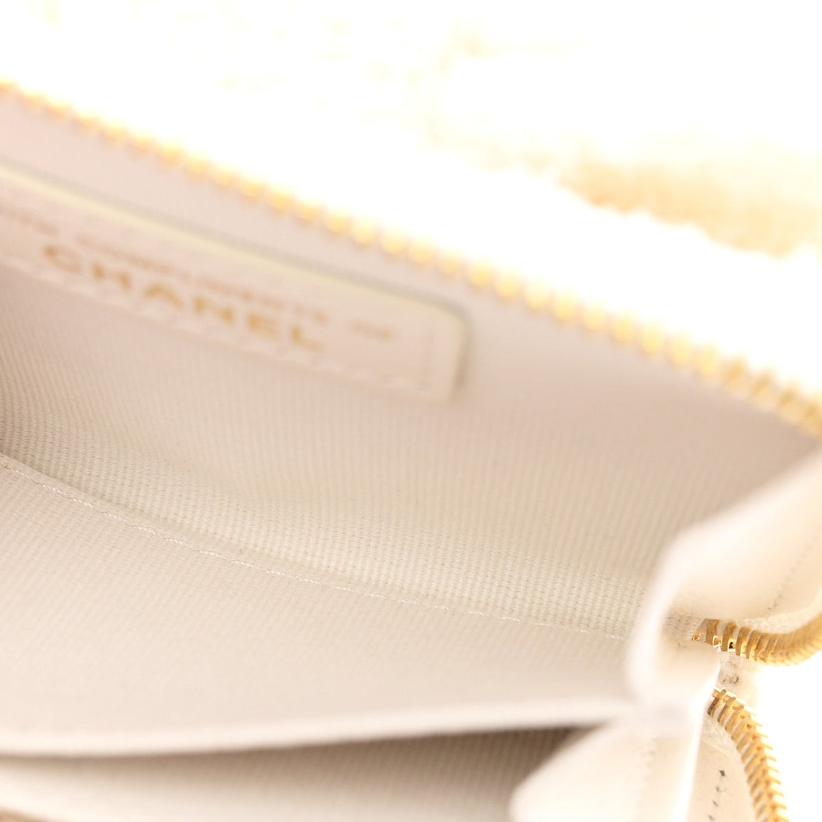 Tweed Quilted Bow Flap Card Holder On Chain White