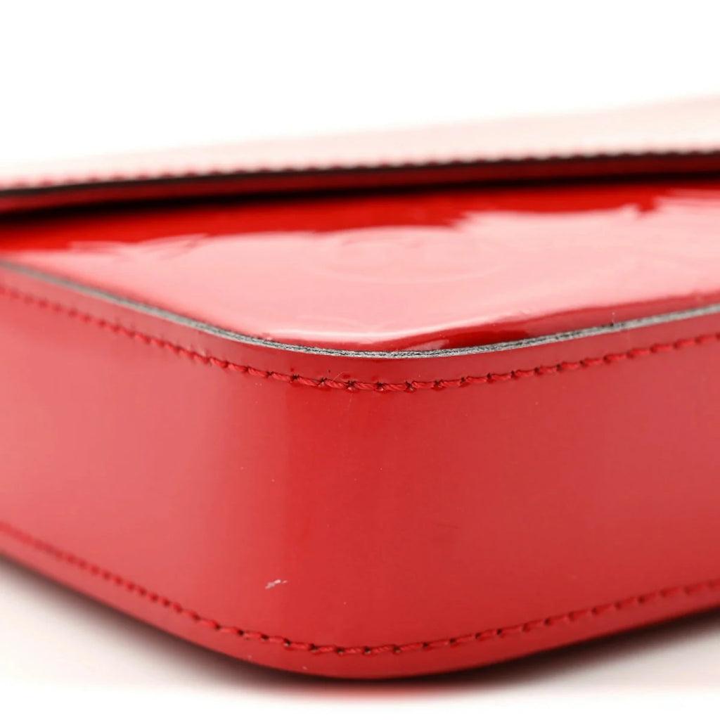 Vernis Felicie Pochette Chain Wallet Cherry