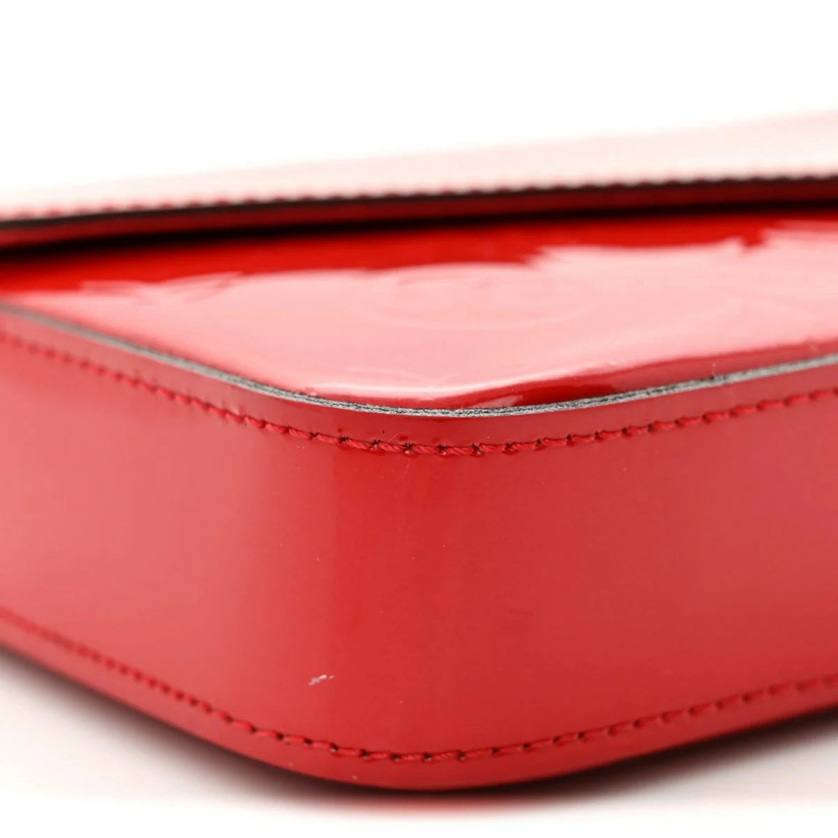 Vernis Felicie Pochette Chain Wallet Cherry