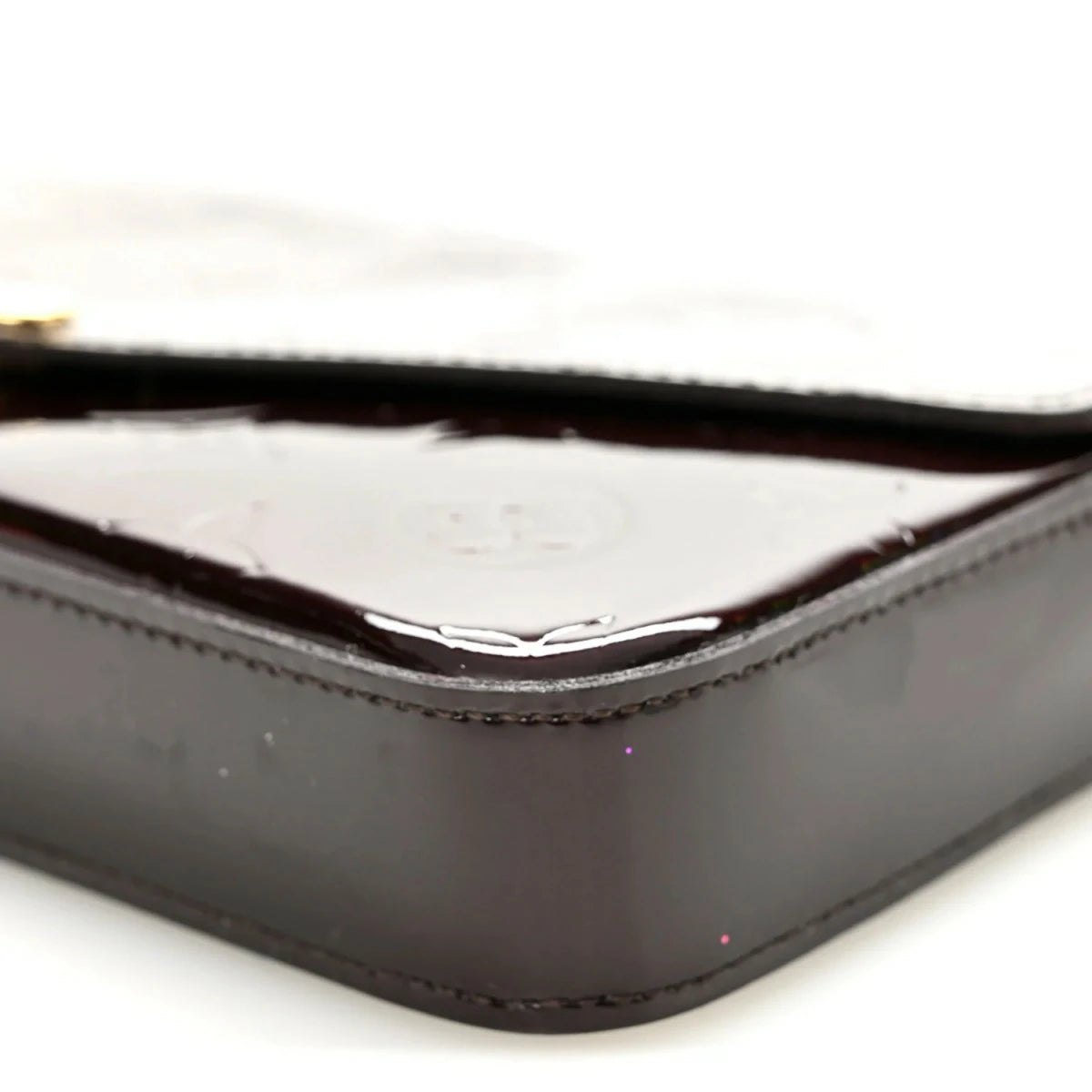 Vernis Pochette Felicie Chain Wallet Amarante