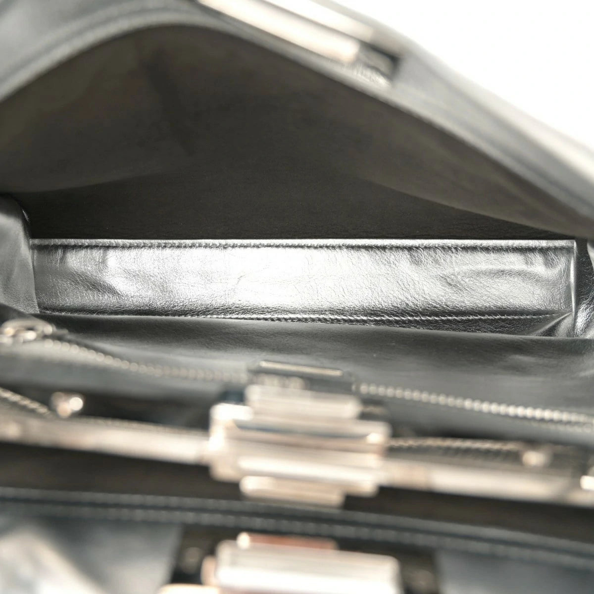 Vitello Catalan Mirror Medium Peekaboo Iconic Satchel Argento